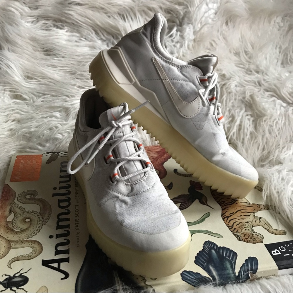 Nike Air Wild Light Bone Sail Terra Orange‎